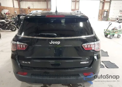 2019 Jeep Compass Latitude 4X4 z USA, uszkodzony, nr VIN 3C4NJDBB9KT690507